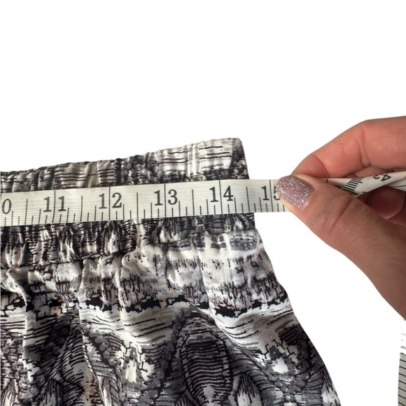 Knox Rose Skirt Women's Size Medium Black White A-Line Handkerchief Hem F176 - Picture 5 of 8